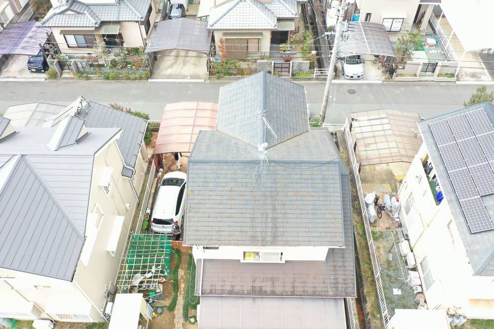 施工前屋根1 (1) リペイント匠、付帯部塗装、屋根カバー工法
