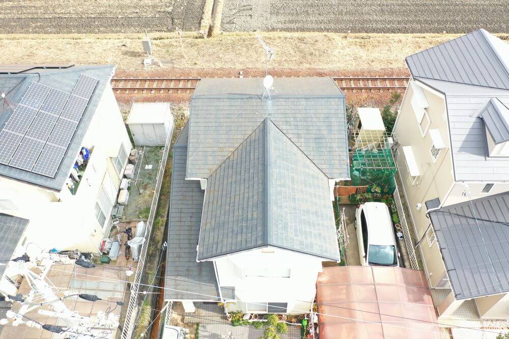 施工前屋根3 (1) リペイント匠、付帯部塗装、屋根カバー工法