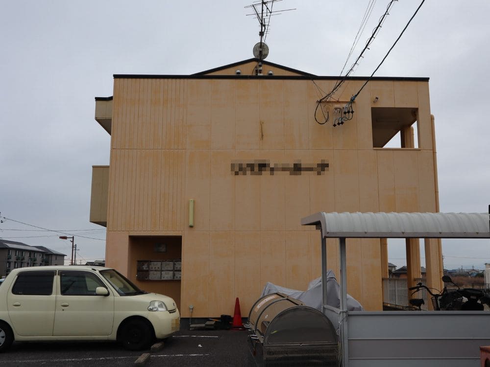 生駒市_F様_施工前1 生駒市の外壁塗装、屋根塗装をリペイント匠が施工した写真