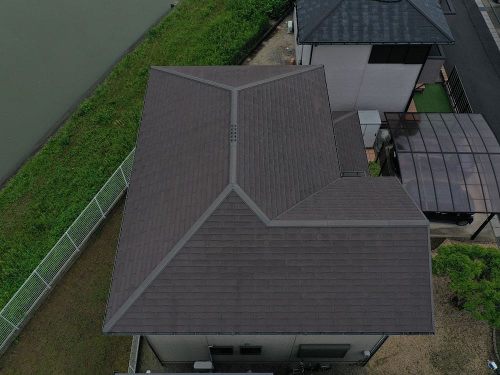 鈴鹿_施工前(屋根) 5 生駒市の外壁塗装、屋根カバー工事をリペイント匠が施工した写真