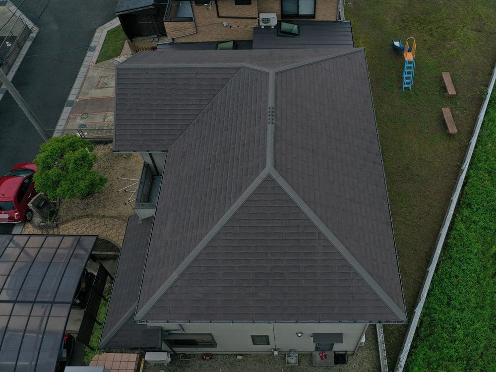 鈴鹿_施工前(屋根) 4 生駒市の外壁塗装、屋根カバー工事をリペイント匠が施工した写真