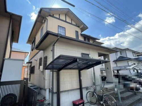 施工前2-43-1-500x375 生駒市の外壁塗装をリペイント匠が施工した写真