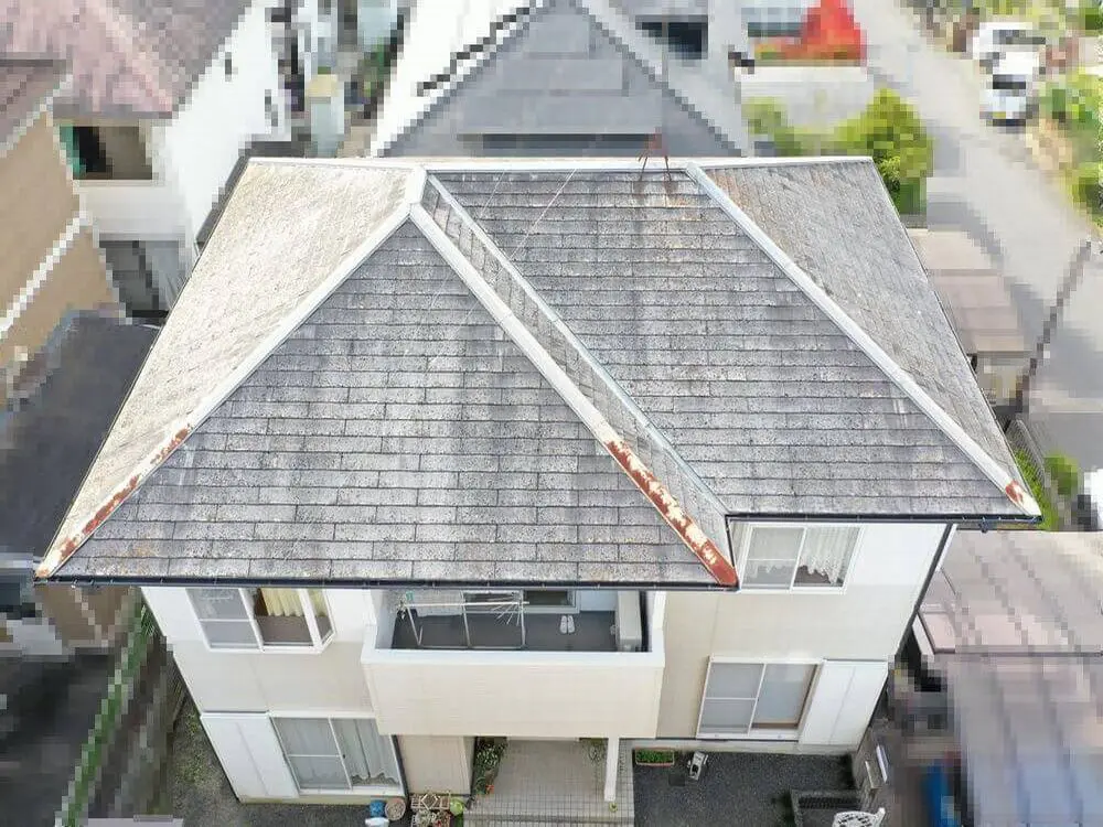 施工前屋根-2-1-1-1 橿原市の外壁塗装、屋根工事をリペイント匠が施工した写真