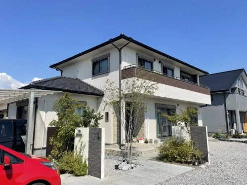 施工前3-35-1-1-500x375 生駒市の外壁塗装をリペイント匠が施工した写真