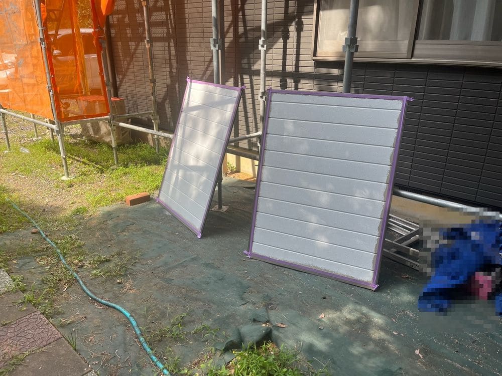 生駒市郡山町F様_下塗り_雨戸 生駒市 外壁塗装 リペイント匠