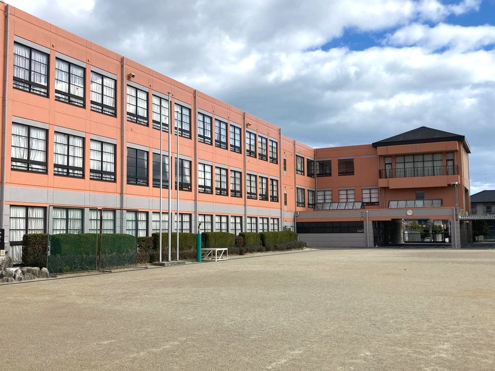 ■奈良市の外壁塗装をした例　奈良市の外壁塗装をリペイント匠が施工した写真