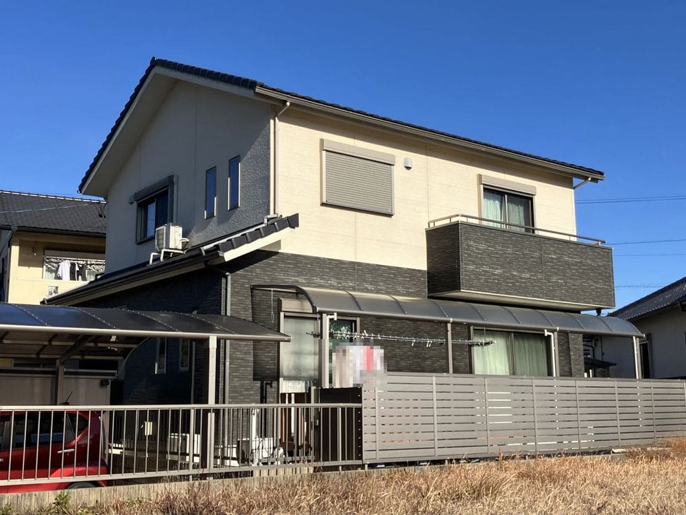 N様(多気郡)施工前_外壁全体 (3) 多気郡の外壁塗装をリペイント匠が施工した写真