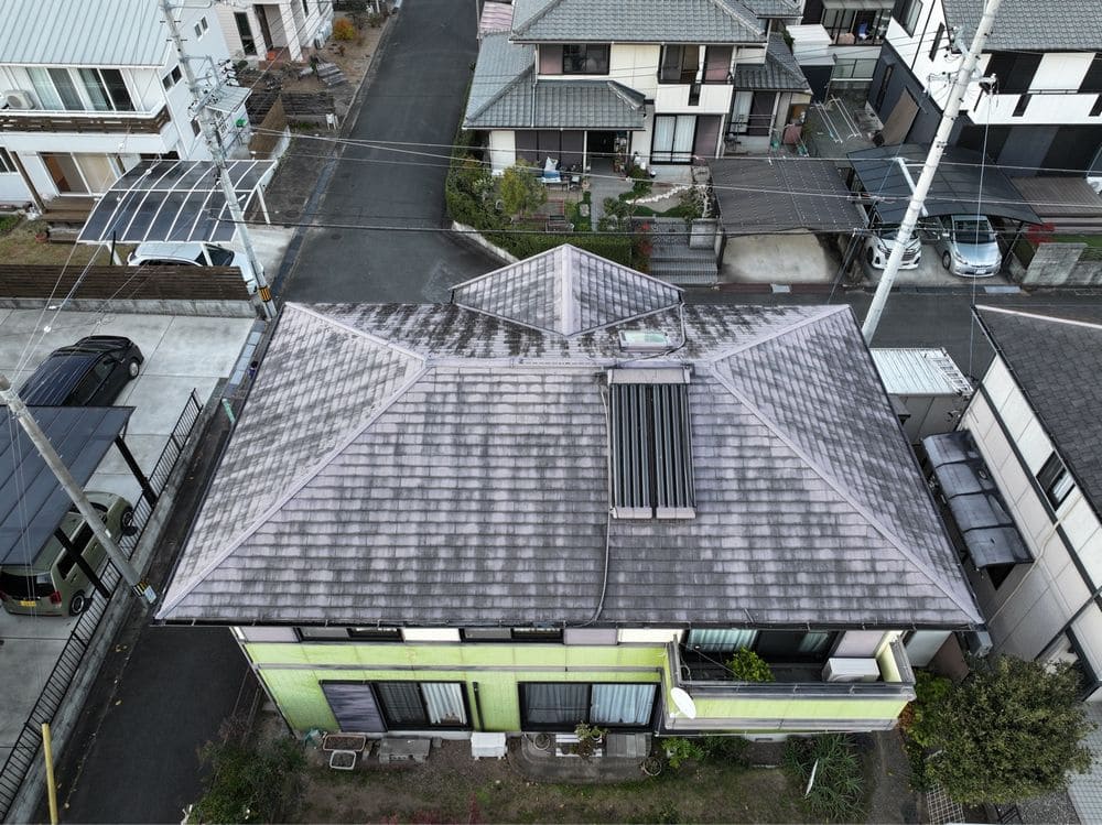 奈良市M様 施工前_屋根全体 (1) 奈良市の外壁塗装、屋根カバー工事をリペイント匠が施工した写真