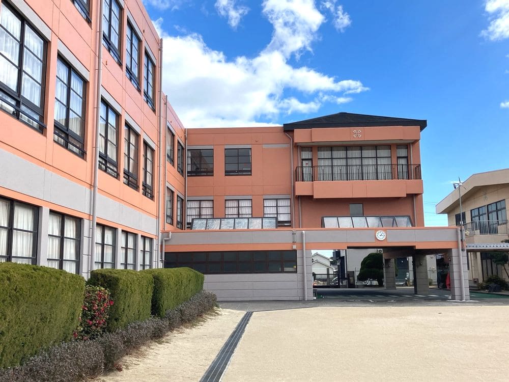 ■奈良市の外壁塗装をした例　奈良市の外壁塗装をリペイント匠が施工した写真