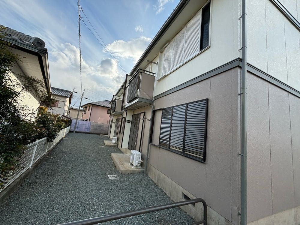 奈良市の外壁塗装、屋根カバー工事をリペイント匠が施工した写真