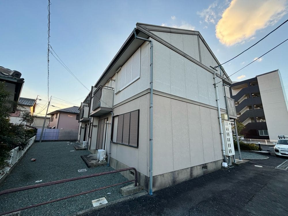 奈良市の外壁塗装、屋根カバー工事をリペイント匠が施工した写真