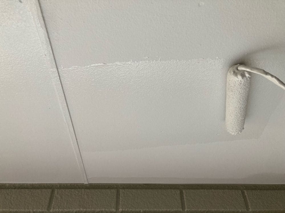 津 Ⅿ様 上塗り_軒天(上塗り) 奈良市の外壁塗装・屋根塗装、防水工事をリペイント匠が施工した写真