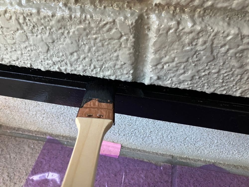 津 Ⅿ様 上塗り_水切り(上塗り) 奈良市の外壁塗装・屋根塗装、防水工事をリペイント匠が施工した写真