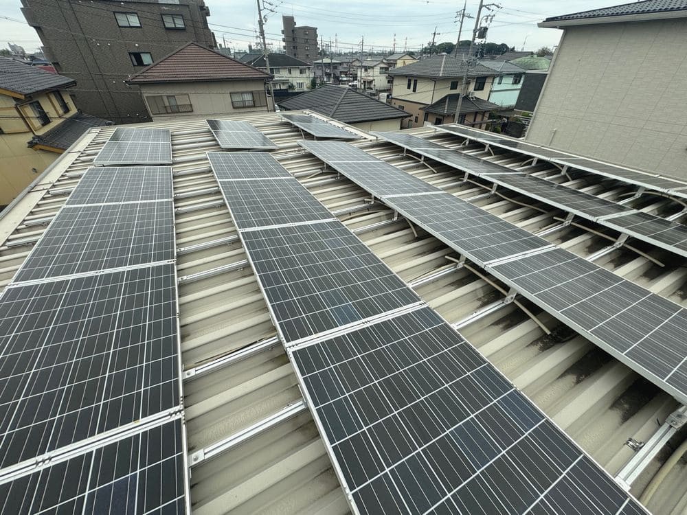 K様(奈良市石塚町)施工前_屋根全体 (2) ■奈良市の外壁屋根塗装をした例 奈良市の外壁塗装をリペイント匠が施工した写真