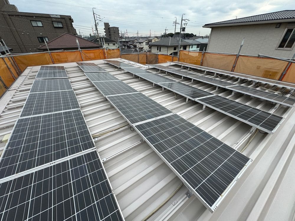 K様(奈良市石塚町)施工後_屋根全体(2) ■奈良市の外壁屋根塗装をした例 奈良市の外壁塗装をリペイント匠が施工した写真