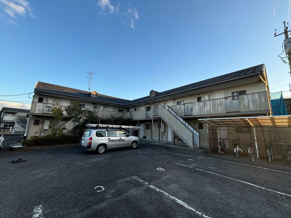 奈良市の外壁塗装、屋根カバー工事をリペイント匠が施工した写真