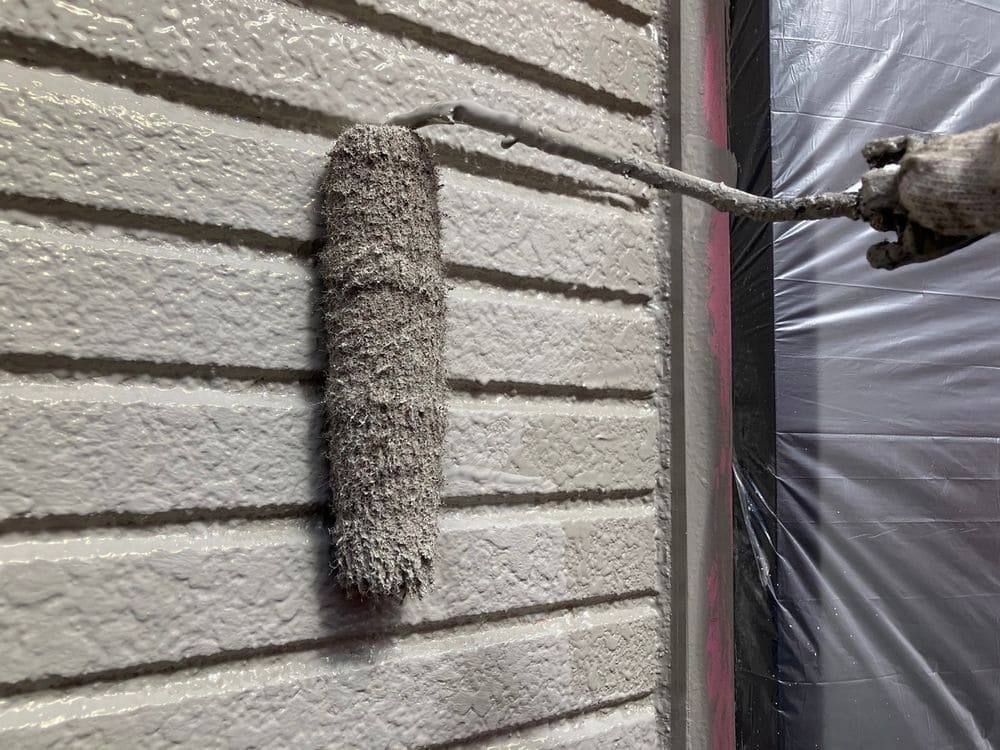 津 Ⅿ様 上塗り_外壁(上塗り1) 奈良市の外壁塗装・屋根塗装、防水工事をリペイント匠が施工した写真