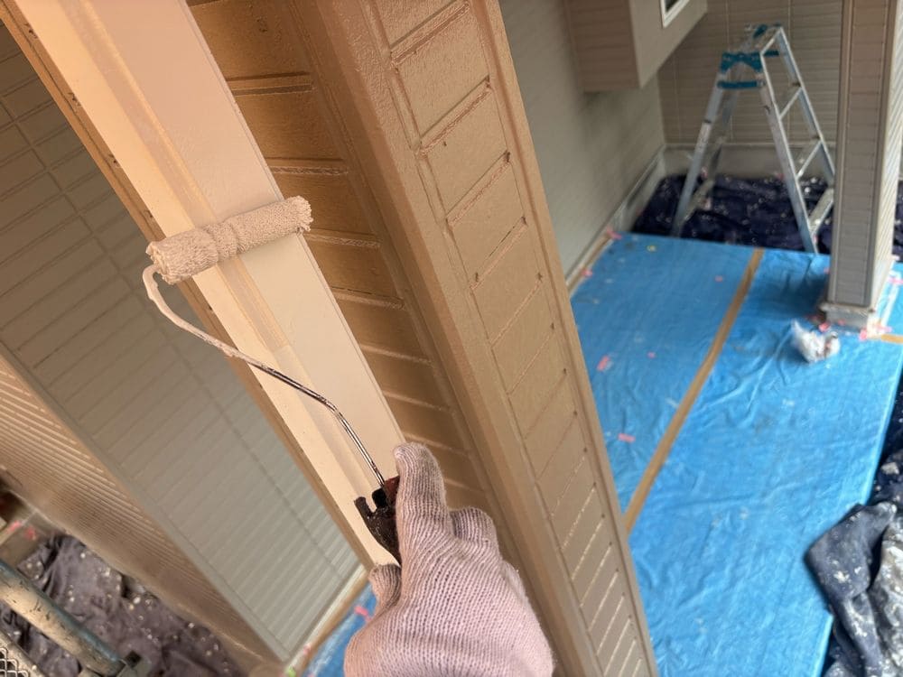 K様(久居)樋(中塗り) 奈良市の外壁塗装、屋根塗装をリペイント匠が施工した写真