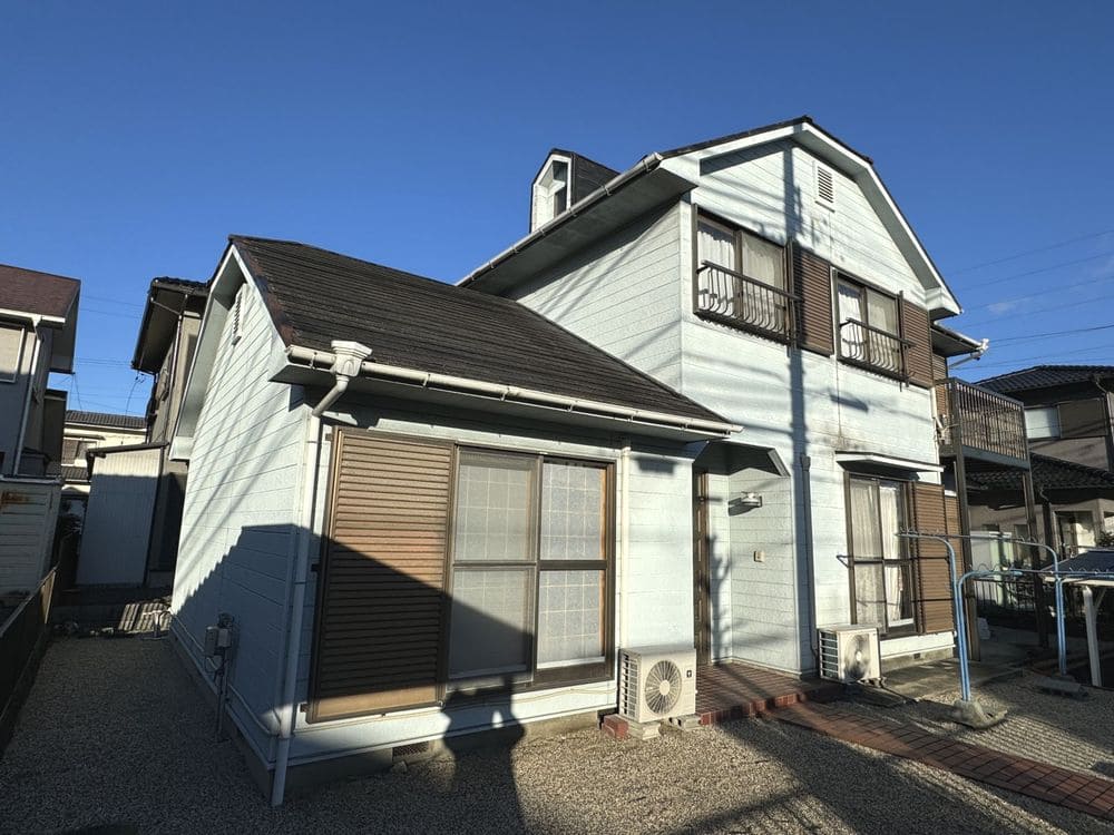 K様(奈良市)施工前_外壁全体 (2) 奈良市の外壁屋根塗装をした例 奈良市の外壁屋根塗装をリペイント匠が施工した写真