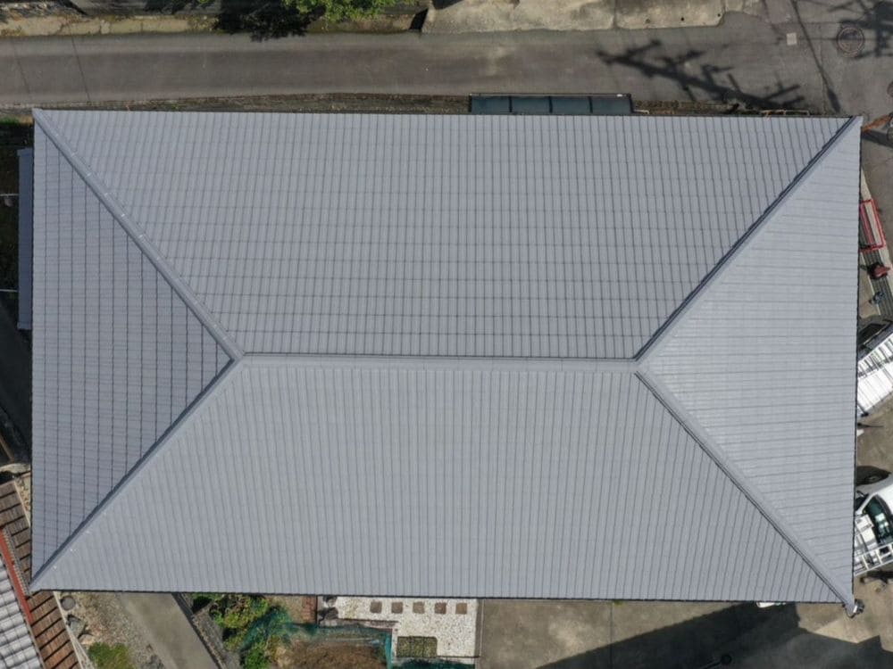 I様(奈良市堂ケ山町)施工後_屋根全体 奈良市の外壁屋根塗装をリペイント匠が施工した写真