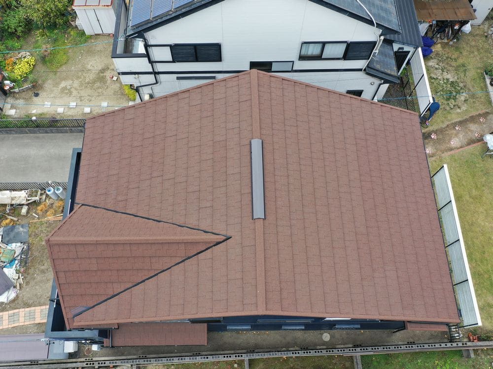 屋根カバー施工後3 愛知県の外壁塗装、屋根工事をリペイント匠が施工した写真