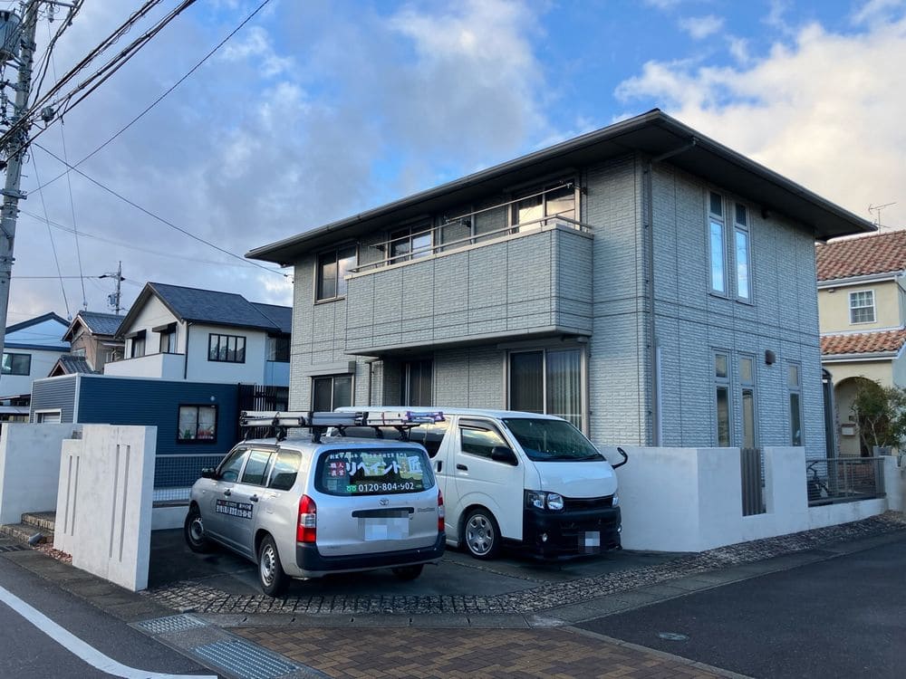 Y様(久居)施工前_外壁全体 (2) 奈良市の外壁塗装、屋根塗装をリペイント匠が施工した写真