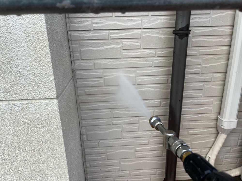 奈良市I様 高圧洗浄(外壁) (1) 奈良市の外壁塗装をリペイント匠が施工した写真