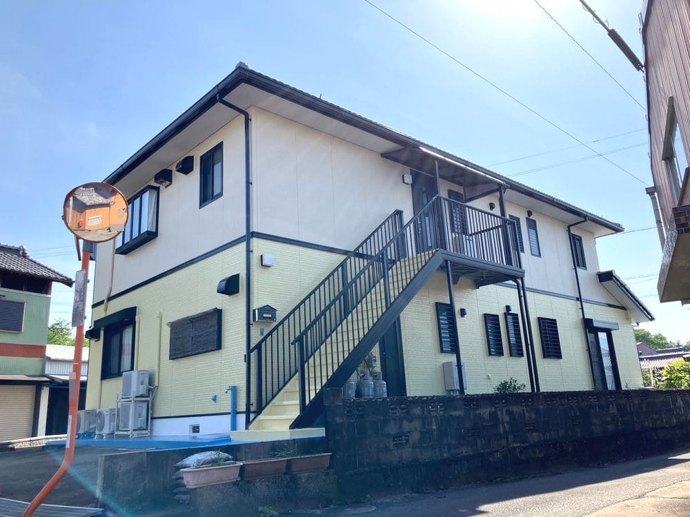 I様(奈良市堂ケ山町)施工後_外壁全体 奈良市の外壁屋根塗装をリペイント匠が施工した写真
