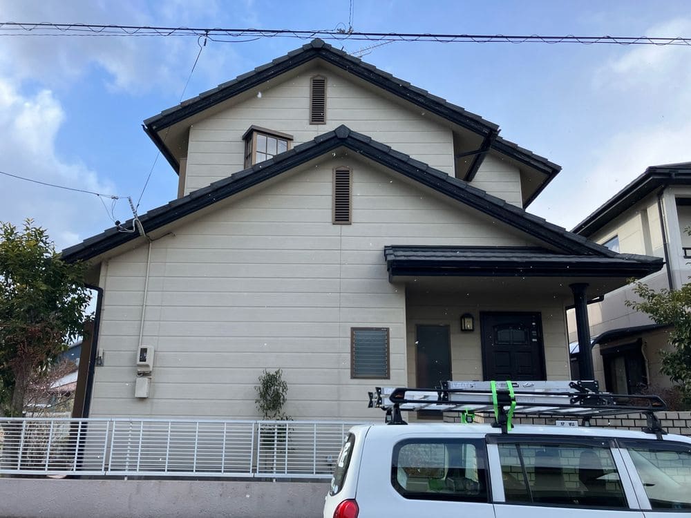 H様(奈良市一身田平野)_施工前_外壁全体 奈良市の外壁塗装、屋根工事をリペイント匠が施工した写真