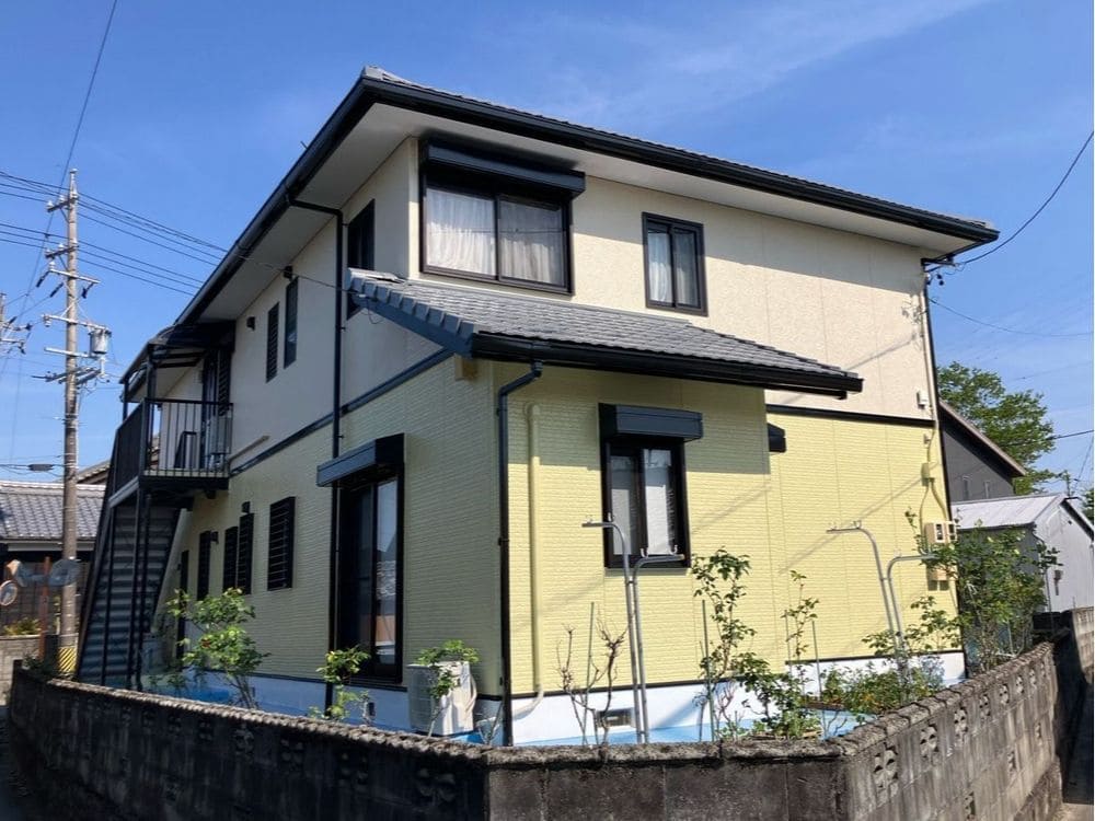I様(奈良市堂ケ山町)施工後_外壁全体 (2) 奈良市の外壁屋根塗装をリペイント匠が施工した写真