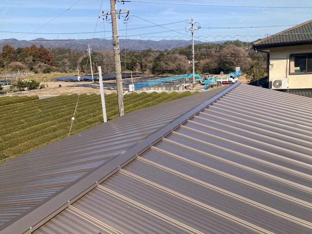 H様(奈良市北勢町)本体(施工中1)_棟板金(施工後1) 奈良市の屋根工事をリペイント匠が施工した写真