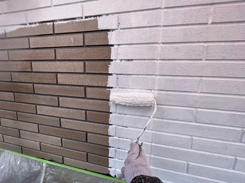 S様(生駒市野町中)外壁(下塗り2) 生駒市の外壁塗装、屋根塗装をリペイント匠が施工した写真