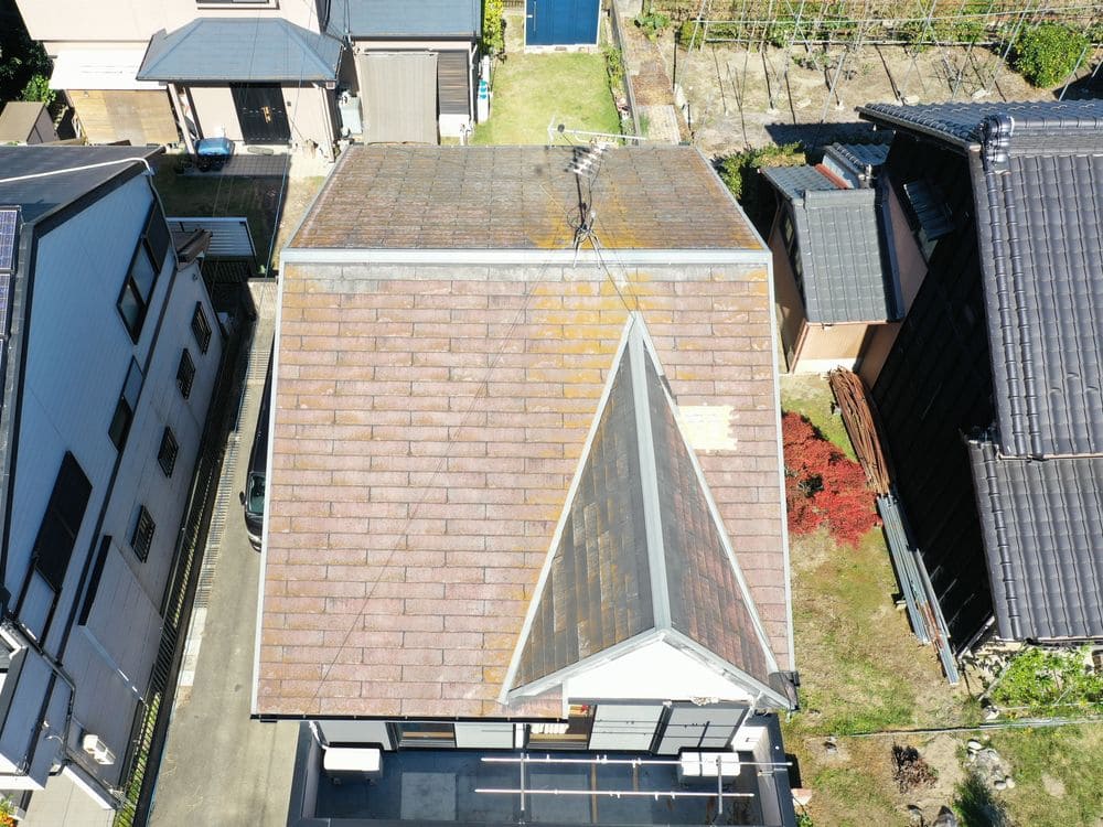 屋根カバー施工前1 愛知県の外壁塗装、屋根工事をリペイント匠が施工した写真