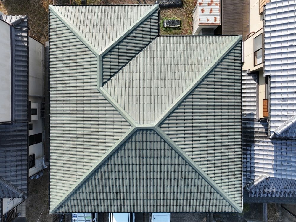 K様(橿原市希望が丘)施工前_屋根全体 橿原市の外壁塗装、屋根塗装をリペイント匠が施工した写真