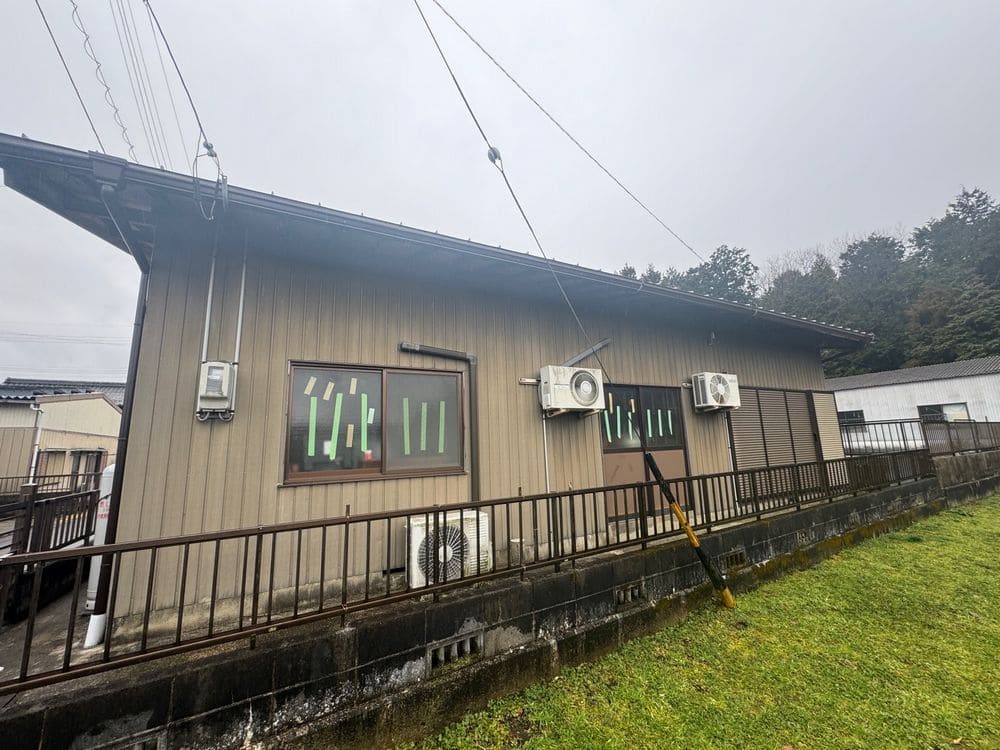 H様(奈良市北勢町)施工前_外壁全体 (3) 奈良市の外壁塗装、屋根塗装をリペイント匠が施工した写真