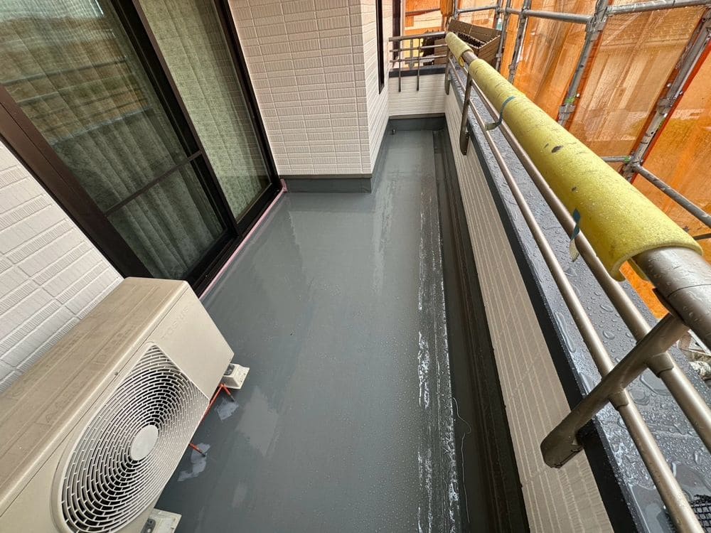 T様(生駒市)_防水_防水(トップコート) 生駒市の外壁塗装、防水工事をリペイント匠が施工した写真