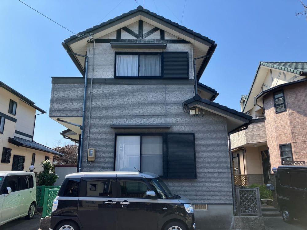 I様(奈良市藤方)_施工前_外壁全体 奈良市の外壁塗装をリペイント匠が施工した写真