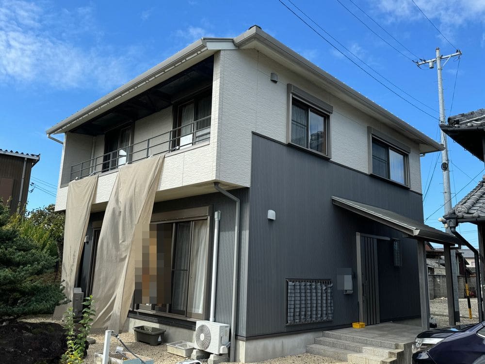 M様(生駒市)施工前_外壁全体 (2) 生駒市の外壁塗装、屋根塗装をリペイント匠が施工した写真