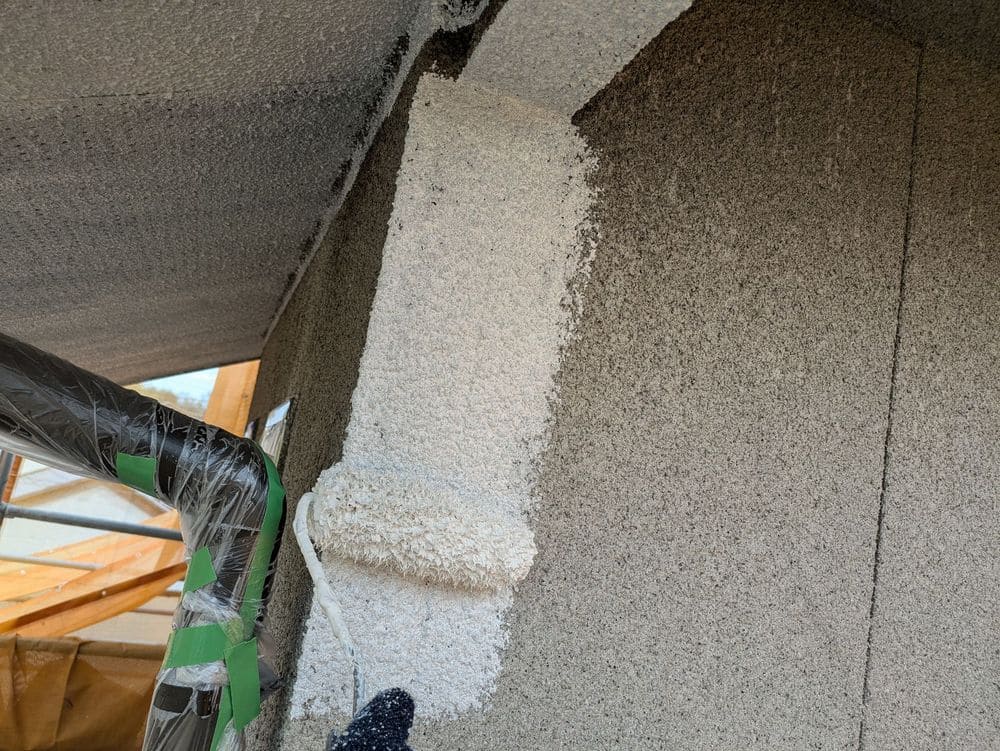 O様(津)外壁(下塗り1) 奈良市の外壁塗装、屋根塗装をリペイント匠が施工した写真