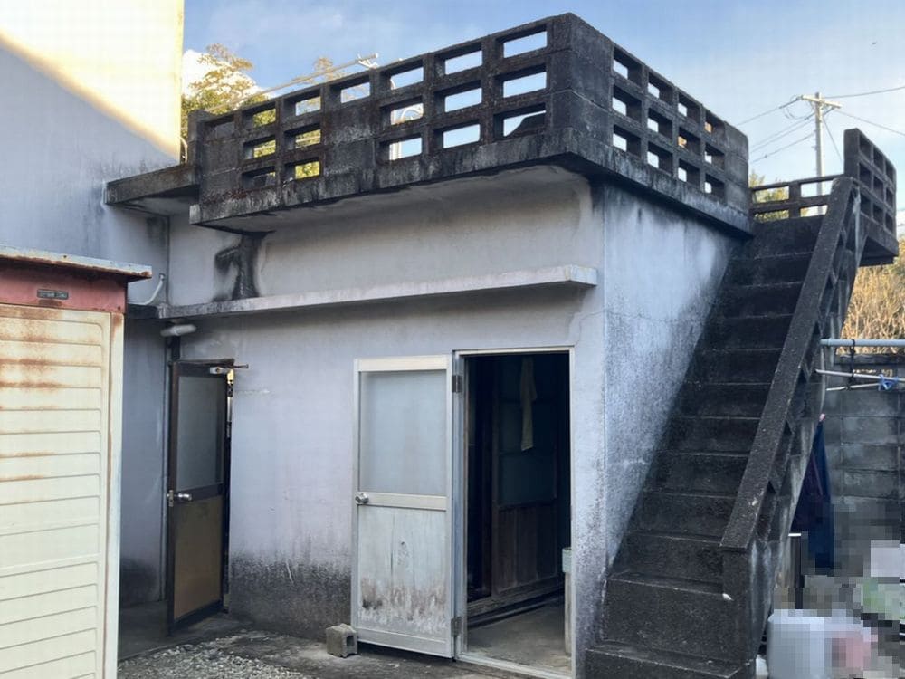 K様(志摩)施工前_外壁全体 (2) 奈良市の外壁塗装、防水工事をリペイント匠が施工した写真