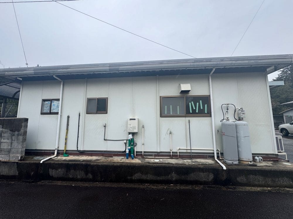 H様(奈良市北勢町)施工前_外壁全体 (2) 奈良市の外壁塗装、屋根塗装をリペイント匠が施工した写真