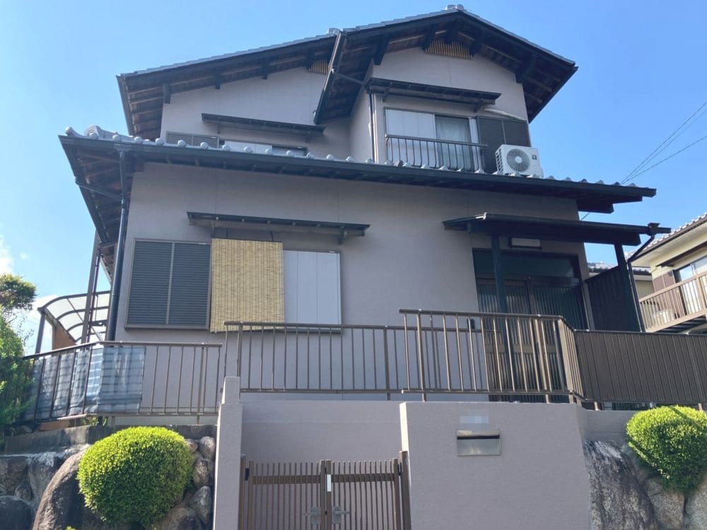 T様(奈良市)施工後_外壁全体 (2) 奈良市の外壁塗装をリペイント匠が施工した写真