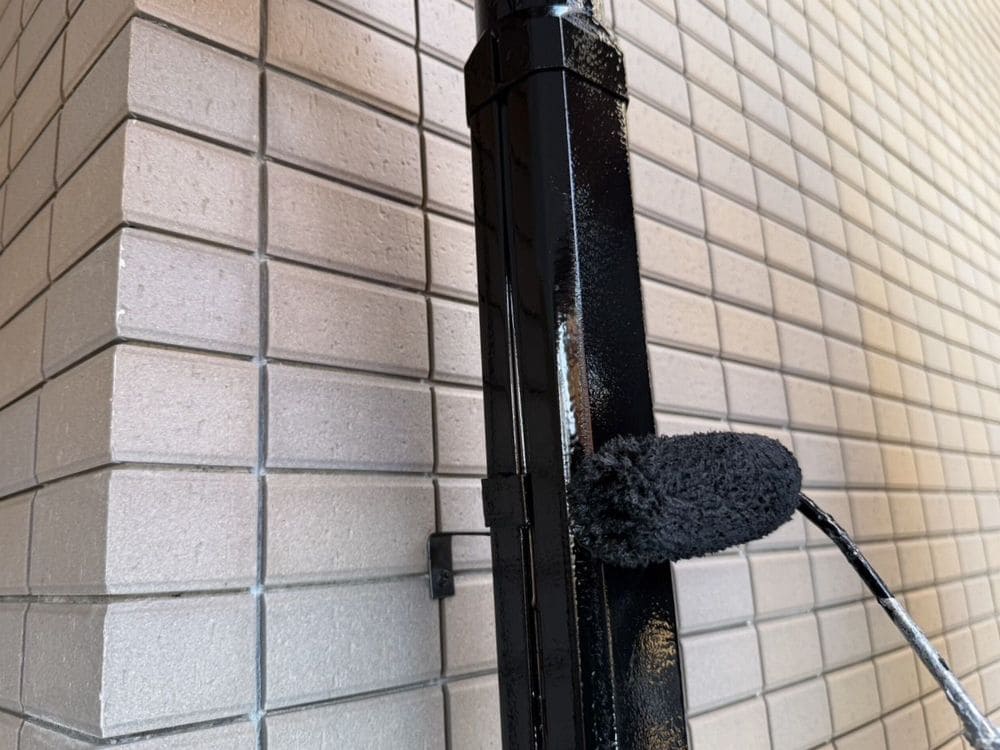 T様(橿原市)樋(上塗り) 橿原市の屋根塗装をリペイント匠が施工した写真