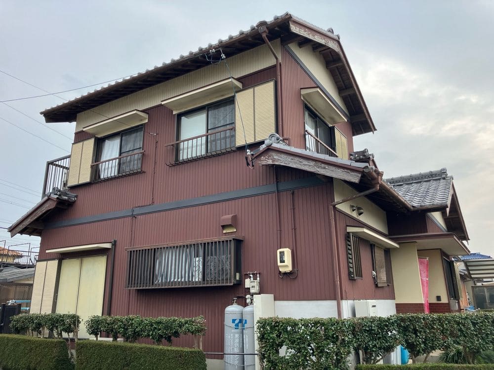 H様(生駒市)_施工前_外壁全体 (2) 生駒市の外壁塗装をリペイント匠が施工した写真