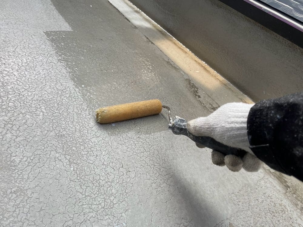 I様(生駒市大黒田町)防水(プライマー) 生駒市の防水工事をリペイント匠が施工した写真