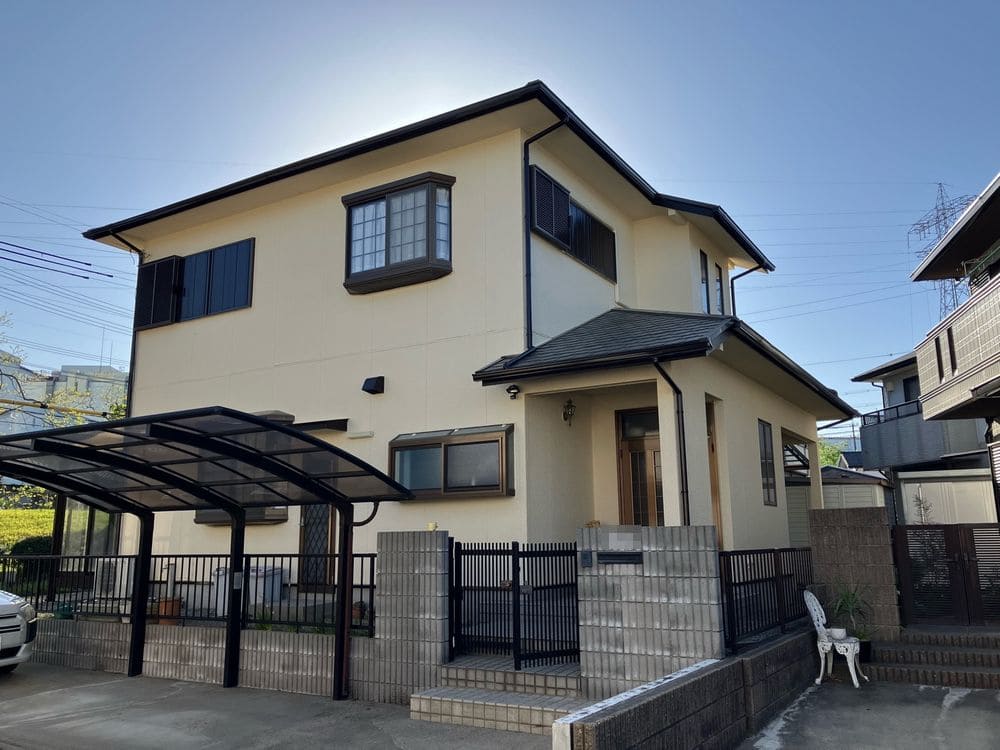 O様(津)施工後_外壁全体 (1) 奈良市の外壁塗装、屋根塗装をリペイント匠が施工した写真