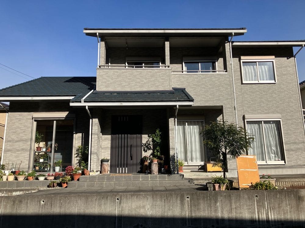 K様(津)施工前_外壁全体 (2) 奈良市の外壁塗装、防水工事をリペイント匠が施工した写真