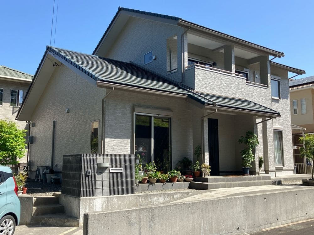 K様(津)施工後_外壁全体 (3) 奈良市の外壁塗装、防水工事をリペイント匠が施工した写真