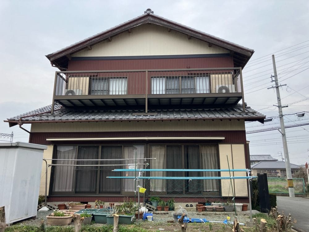 H様(生駒市)_施工前_外壁全体 (3) 生駒市の外壁塗装をリペイント匠が施工した写真