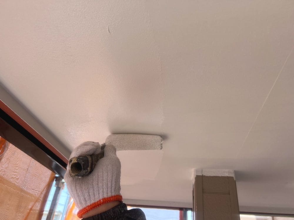T様(奈良市)軒天(上塗り) 奈良市の外壁屋根塗装をリペイント匠が施工した写真